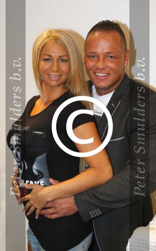 Etten-Leur, 28 Februari 2015
Opening Babyspeciaalzaak \'t Gouden Koetsje van Nathalie Dieguez
Opening werd verricht door Barbie ( Samantha v d Plas en Michael v d Plas)