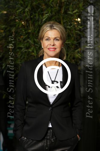 Heteren 12 maart 2015
Ladies night bij porsche centrum Gelderland.

Bartina Koeman met moeder en dochter Debbie