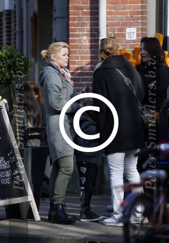 Amsterdam 13 maart 2015   
Bridget Maasland in Amterdam zuid met een paar vriendinnen