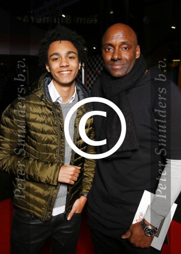 Amsterdam 1 april 2015
Premiere fast and Furious 7 in pathe arena.
carlos Lens met zoon