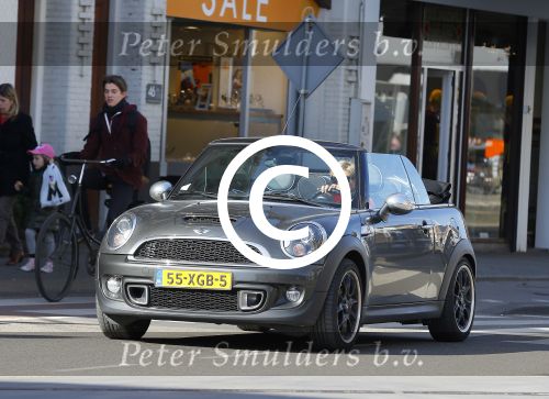 Amsterdam 11 maart 2015    
Caroline Tensen in haar mini cooper cabrio.