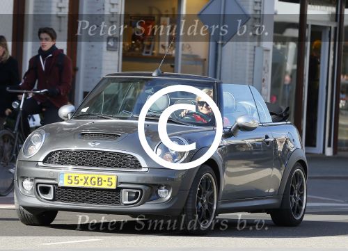 Amsterdam 11 maart 2015    
Caroline Tensen in haar mini cooper cabrio.