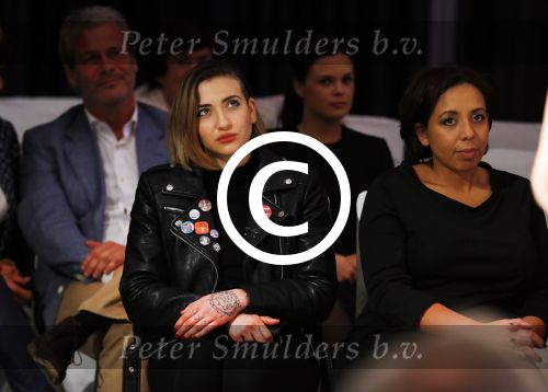 Amsterdam 8 maart 2015
Modeshow Paul Schulten in het Okura.
oa aanwezig Christine Kroonenberg met vriend Christina Curry Hank Heijn Geert ( vriend Edgar Vos) Harrie Mens met zijn buurvrouw en dochter Suze.