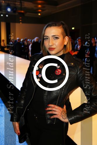 Amsterdam 8 maart 2015
Modeshow Paul Schulten in het Okura.
oa aanwezig Christine Kroonenberg met vriend Christina Curry Hank Heijn Geert ( vriend Edgar Vos) Harrie Mens met zijn buurvrouw en dochter Suze.