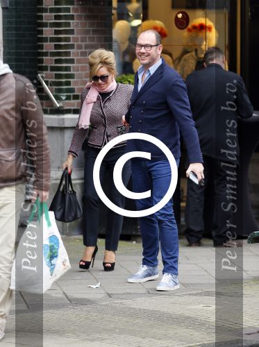 Amsterdam 14 maart 2015
Connie Breukhoven met haar vriend Eugene v Dun op de cornelis schuytstraat