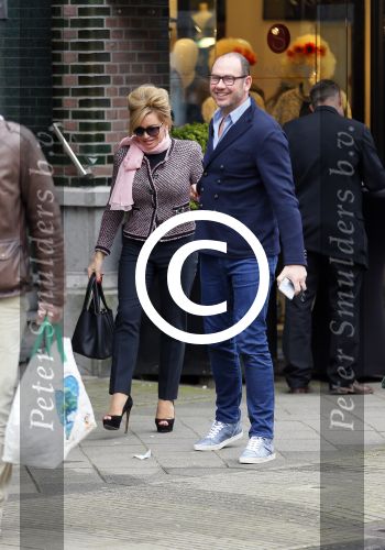 Amsterdam 14 maart 2015
Connie Breukhoven met haar vriend Eugene v Dun op de cornelis schuytstraat
