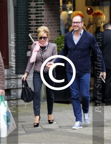 Amsterdam 14 maart 2015
Connie Breukhoven met haar vriend Eugene v Dun op de cornelis schuytstraat