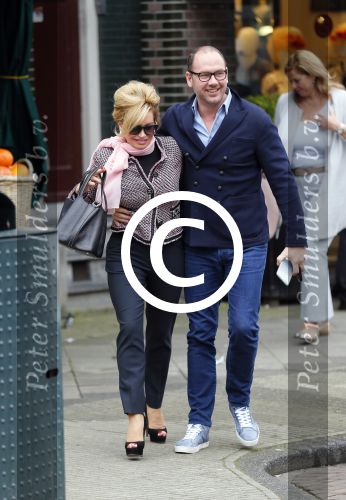 Amsterdam 14 maart 2015
Connie Breukhoven met haar vriend Eugene v Dun op de cornelis schuytstraat