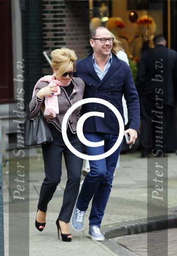 Amsterdam 14 maart 2015
Connie Breukhoven met haar vriend Eugene v Dun op de cornelis schuytstraat