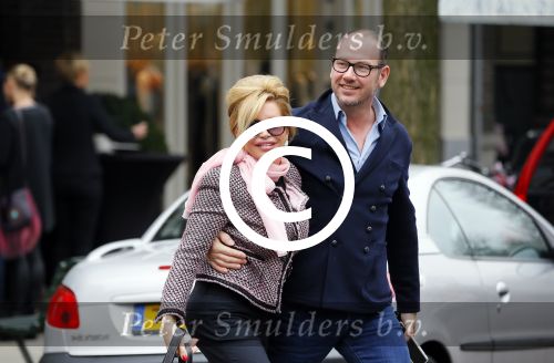 Amsterdam 14 maart 2015
Connie Breukhoven met haar vriend Eugene v Dun op de cornelis schuytstraat