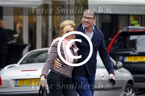 Amsterdam 14 maart 2015
Connie Breukhoven met haar vriend Eugene v Dun op de cornelis schuytstraat