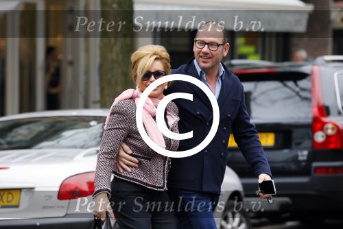 Amsterdam 14 maart 2015
Connie Breukhoven met haar vriend Eugene v Dun op de cornelis schuytstraat