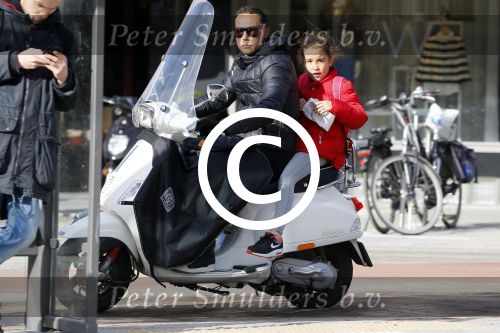 Amsterdam 10 maart 2015  
Danny Landzaat met dochter op vespa scooter