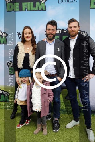 Amsterdam 22 maart 2015
Premiere Shaun het schaap in Tuschinski.
Evelien Bosch met .. en kinderen