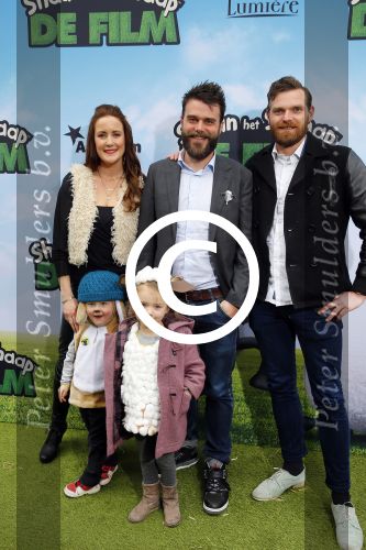 Amsterdam 22 maart 2015
Premiere Shaun het schaap in Tuschinski.
Evelien Bosch met .. en kinderen