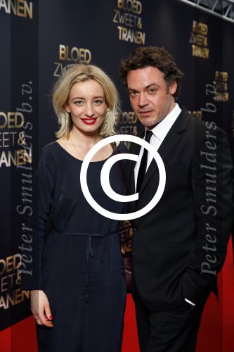 Amsterdam 30 maart 2015
Premiere Bloed zweet en tranen (film over het leven van Andre Hazes) in Tuschinski. Fedja v Huet met zijn vrouw Karina Smulders