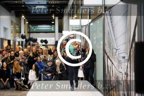 Amstelveen 14 maart 2015
Modeshow in het gelderlandplein gepresenteerd door Anouk Smulders