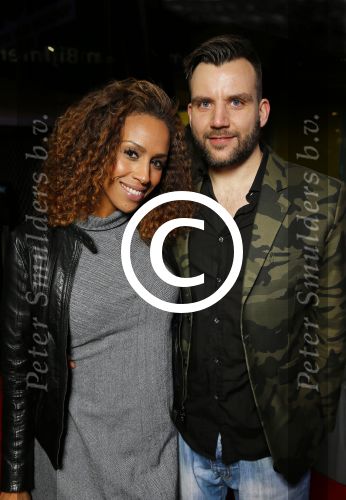 Amsterdam 1 april 2015
Premiere fast and Furious 7 in pathe arena.
Glennis Grace met vriend