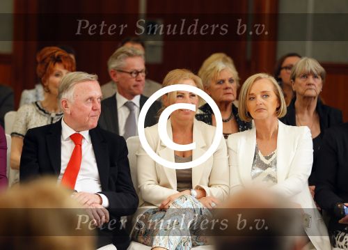 Amsterdam 8 maart 2015
Modeshow Paul Schulten in het Okura.
Harry Mens met zijn buurvrouw en dochter Suze.