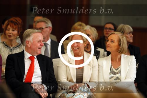 Amsterdam 8 maart 2015
Modeshow Paul Schulten in het Okura.
Harry Mens met zijn buurvrouw en dochter Suze.