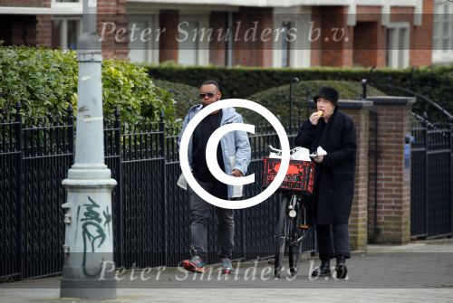 Amsterdam 9 maart 2015 
Howard Komproe met zijn vriendin in Amsterdam zuid