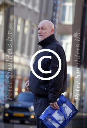 Amsterdam 11 maart 2015         
Hugo Metsers stapt in de tram