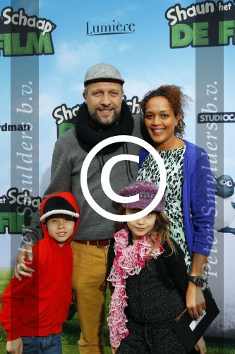 Amsterdam 22 maart 2015
Premiere Shaun het schaap in Tuschinski.
Hugo Metsers met vriendin en kinderen