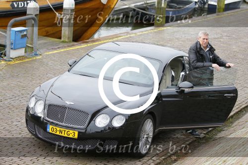Volendam 5 maart 2015  
Jaap Buijs arriveert in zijn Bentley op de dijk