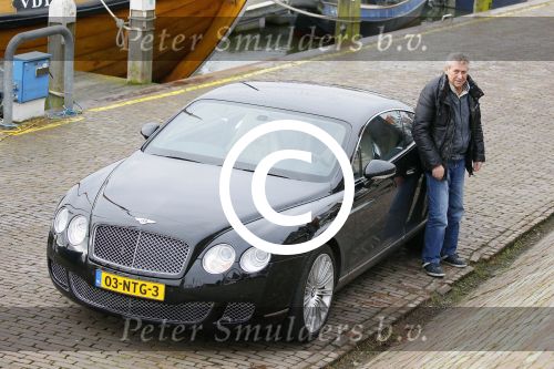 Volendam 5 maart 2015  
Jaap Buijs arriveert in zijn Bentley op de dijk