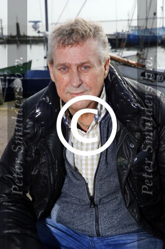 Volendam 5 maart 2015  
Jaap Buijs arriveert in zijn Bentley op de dijk