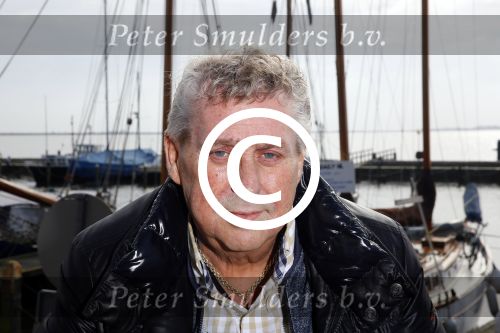Volendam 5 maart 2015  
Jaap Buijs arriveert in zijn Bentley op de dijk