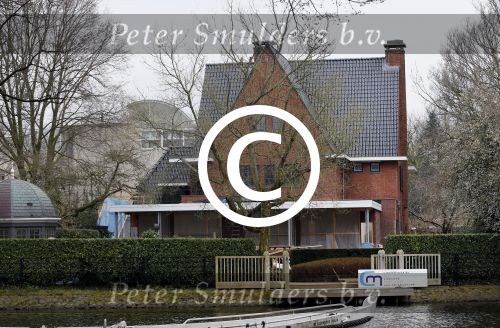 Amsterdam 15 maart 2015
Jaap v Zweden is zijn huis aan het water/gracht aan het verbouwen.
