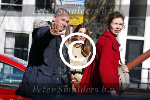 Amsterdam 12 maart 2015
Jeroen v Koningsbrugge en Georgina Verbaan op terras en op straat in Amsterdam.