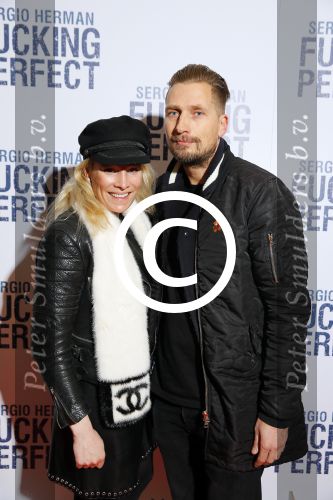Amsterdam 9 maart 2015
Premiere Sergio Herman in het eye theater. Ellemieke Vermolen en hun zoons zijn er ook bij.
Jetteke v Lexmond met man