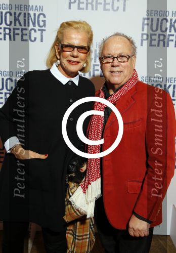 Amsterdam 9 maart 2015
Premiere Sergio Herman in het eye theater. Ellemieke Vermolen en hun zoons zijn er ook bij.
Joop Braakhekke