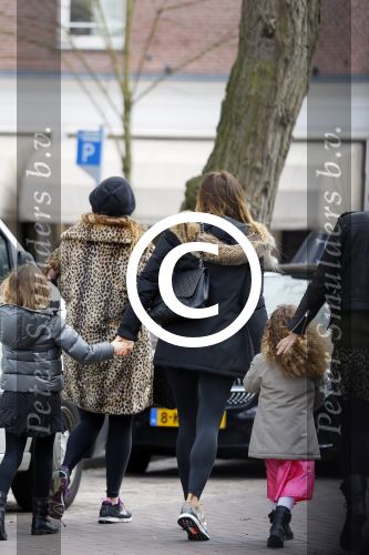 Amsterdam 30 maart 2015  
Jorinde Moll met kinderen op de cornelis schuytstraat