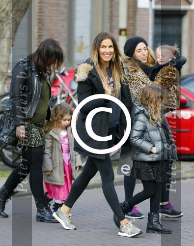 Amsterdam 30 maart 2015  
Jorinde Moll met kinderen op de cornelis schuytstraat