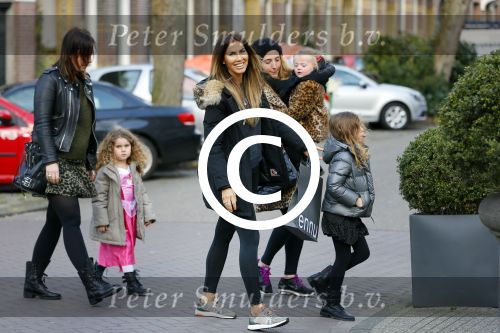 Amsterdam 30 maart 2015  
Jorinde Moll met kinderen op de cornelis schuytstraat