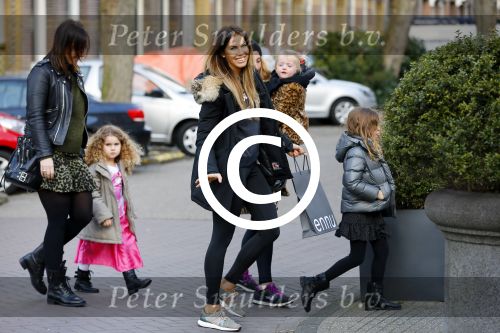 Amsterdam 30 maart 2015  
Jorinde Moll met kinderen op de cornelis schuytstraat