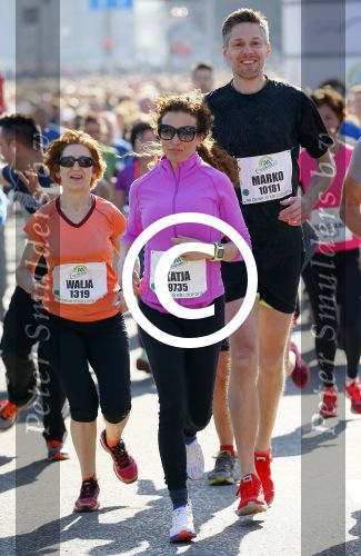 Den Haag 8 maart 2015Katja Schuurman loopt de city pier city loop CPC van 10 km voor haar tv programma. Marco Koers vergezelt haar.