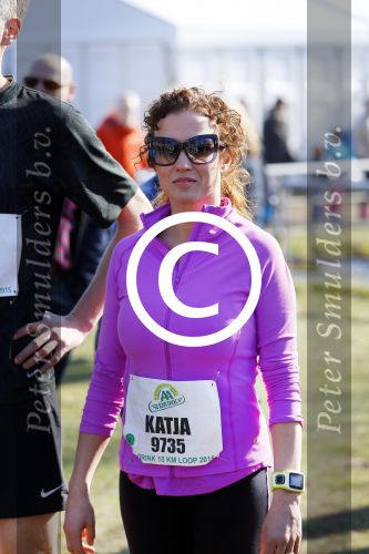 Den Haag 8 maart 2015Katja Schuurman loopt de city pier city loop CPC van 10 km voor haar tv programma. Marco Koers vergezelt haar.