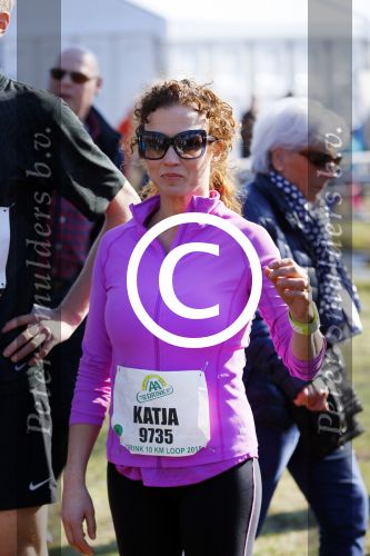 Den Haag 8 maart 2015Katja Schuurman loopt de city pier city loop CPC van 10 km voor haar tv programma. Marco Koers vergezelt haar.