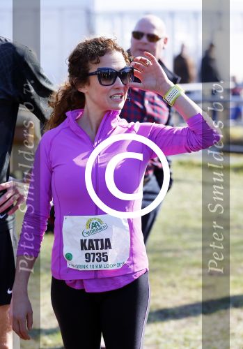 Den Haag 8 maart 2015Katja Schuurman loopt de city pier city loop CPC van 10 km voor haar tv programma. Marco Koers vergezelt haar.