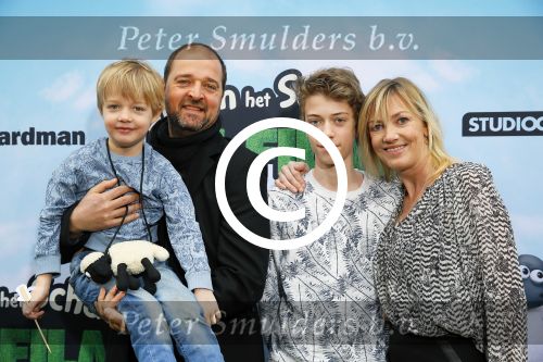 Amsterdam 22 maart 2015
Premiere Shaun het schaap in Tuschinski.
Kees Boot met vrouw en kinderen