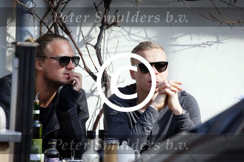 Amsterdam 17 maart 2015
Kolbeinn Sigthorsson met een kennis op terras