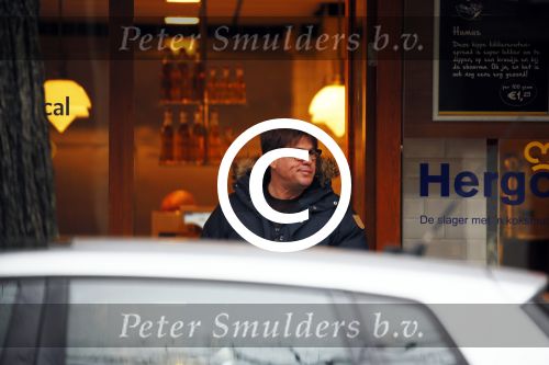 Amsterdam 9 maart 2015 
Martijn Krabbe doet boodschappen op zijn vespa scooter.