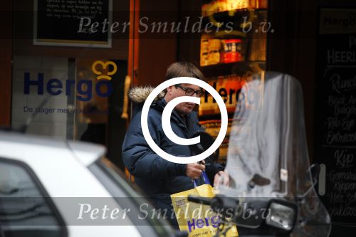 Amsterdam 9 maart 2015 
Martijn Krabbe doet boodschappen op zijn vespa scooter.