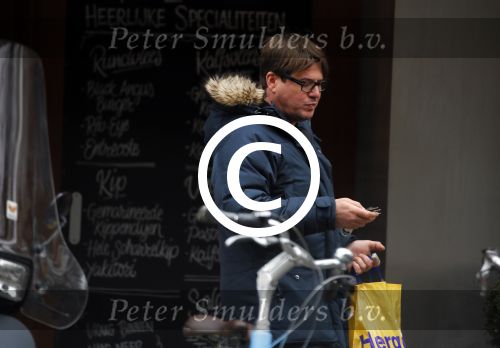 Amsterdam 9 maart 2015 
Martijn Krabbe doet boodschappen op zijn vespa scooter.