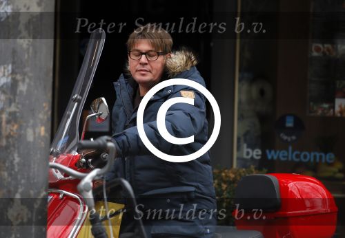 Amsterdam 9 maart 2015 
Martijn Krabbe doet boodschappen op zijn vespa scooter.