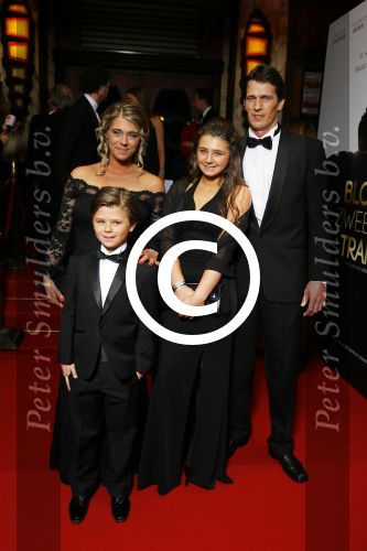 Amsterdam 30 maart 2015
Premiere Bloed zweet en tranen (film over het leven van Andre Hazes) in Tuschinski.
Matheu Hinzen met familie